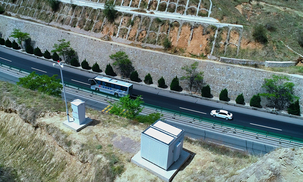 交警減負(fù)增效神器，曝光蘭州高速的全自動無人機