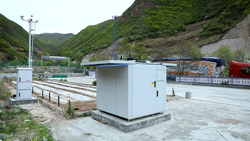 全自動(dòng)飛行無人機(jī)戰(zhàn)疫情