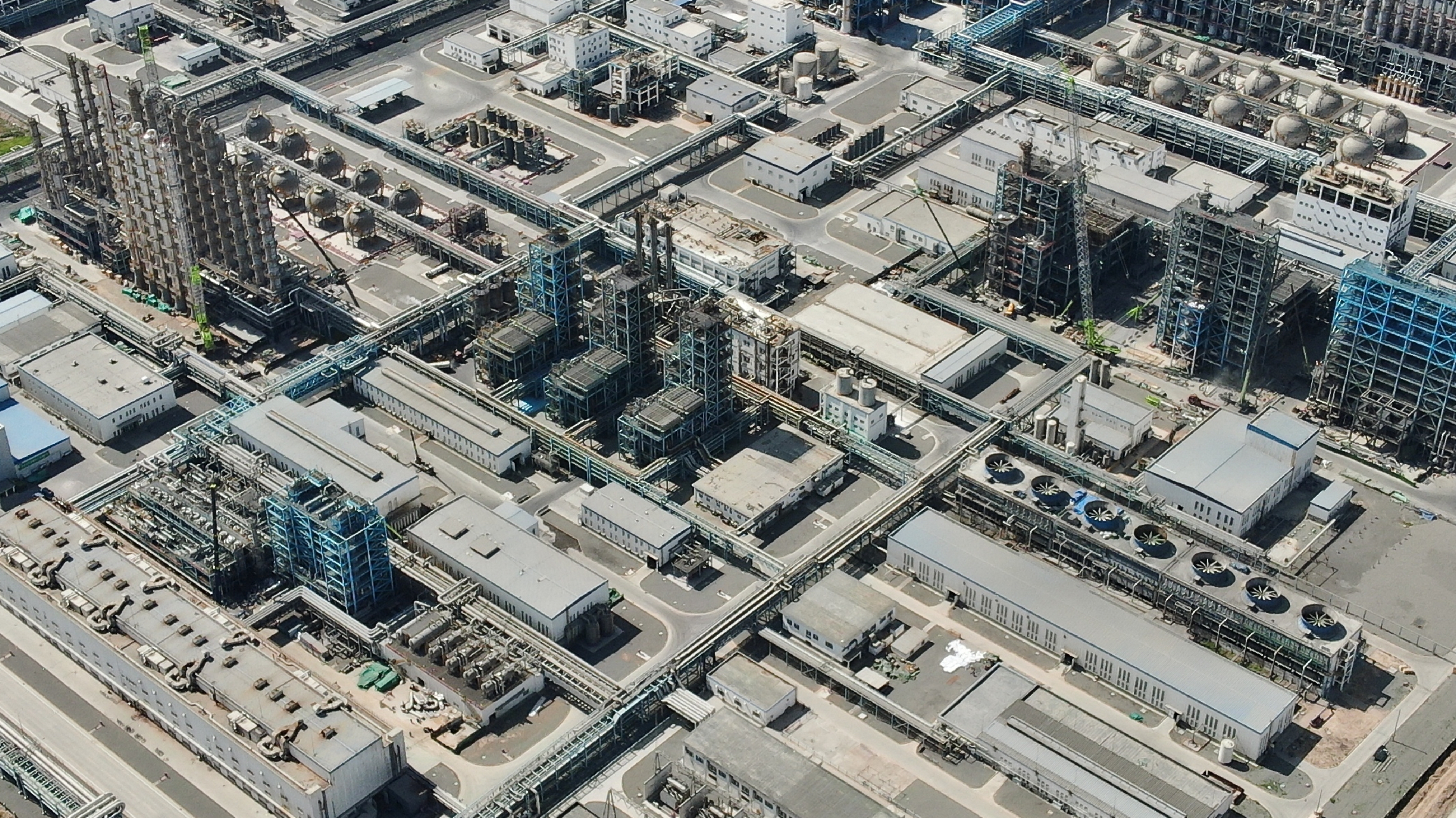 園區(qū)無(wú)人機(jī)巡檢覆蓋20+罐區(qū)，低空新質(zhì)生產(chǎn)力助推安全監(jiān)管