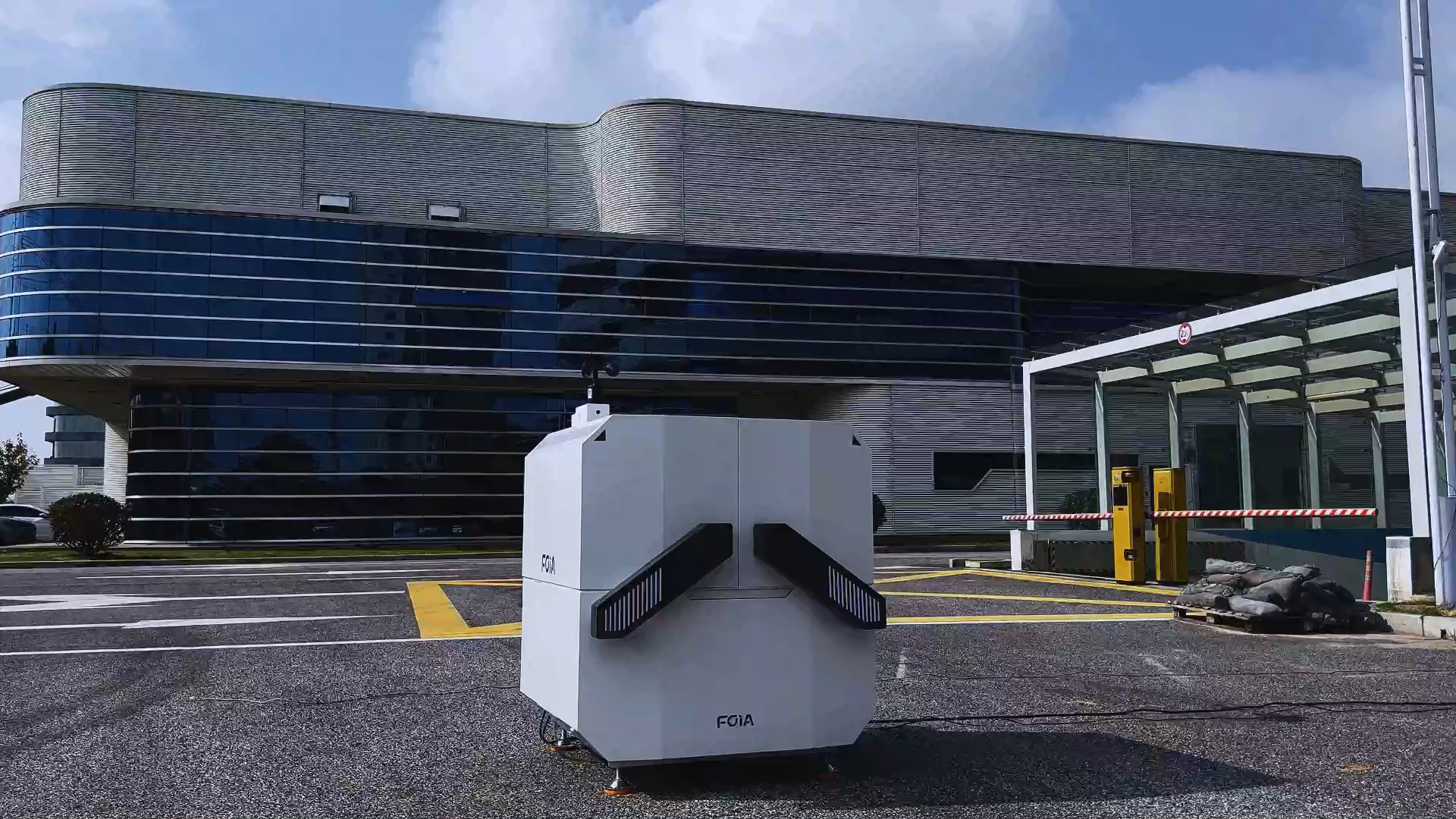 智方&reg;A40C 中型無人機自動機場